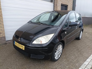 Mitsubishi Colt 1.3 Invite Automaat Parkeersensoren Airco