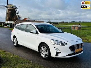 Ford Focus Wagon 1.0 EcoBoost Trend Edition Business|EERSTE EIGENAAR|TREKHAAK|DEALER ONDERHOUDEN