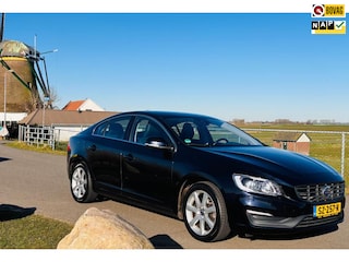 Volvo S60 1.5 T2 Polar+|Achteruitrijcamera|NAP|Dealer onderhouden|Stoelverwarming