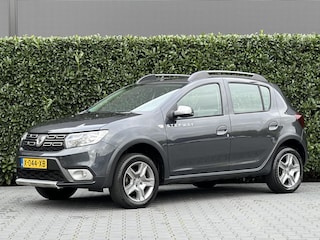 Dacia Sandero 0.9 TCe TECH ROAD, STEPWAY, NAVI, AIRCO, ELEKTRISCHE RAMEN, TREKHAAK, LICHTMETAAL 16"