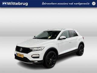 Volkswagen T-Roc 1.5 TSI Style Business / 150PK / Elect. Achterklep / 18 Inch / Trekhaak / Navigatie / Apple Carplay / PDC / Adaptive Cruise