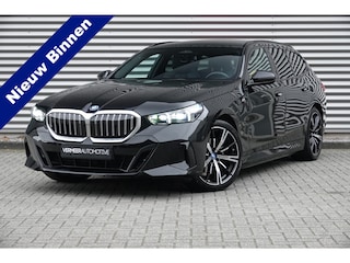 BMW 5-serie Touring 530e | M Sport | Pano | Trekhaak | Driving Assistant Plus | H&K |