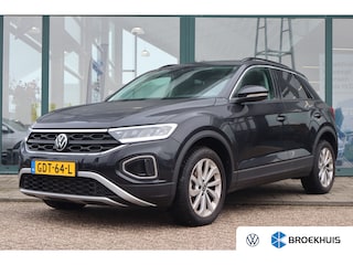 Volkswagen T-Roc 1.5 TSI Life Edition 149PK | Airco | Parkeersensor achter | Trekhaak met afneembare kogel