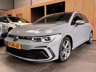 Volkswagen Golf 1.5 eTSI R-Line Automaat Pano|IQlight|Camera