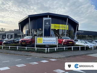 Peugeot 3008 1.2 PureTech Allure 130 Aut. | Navi | Camera | Afn. Trekhaak | Panoramadak | LMV 19"| Keyless entry | PDC V+A |