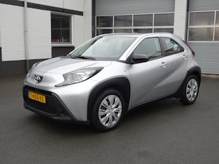 Toyota Aygo 1.0 VVT-i MT Play Airco, cruise controle, achteruitrij camera, elektrische ramen, centrale vergrendeling, carplay, enz