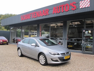 Opel Astra 1.4 Turbo Cosmo zeer mooi met trekhaak apk 16-03-2026