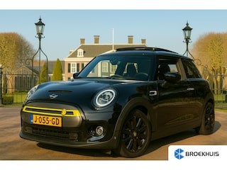 Mini Mini Electric Essential | NL-AUTO! | LEDER | CAMERA | STOELVERWARMING | PARK SENS | CLIMA | NAVI | 17" LMV | PRACHTIGE STAAT!