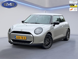 Mini Cooper E Essential 40.7 kWh NIEUW 28-07-2025,achteruitrijcamera , 17 inch, nieuw prijs € 3186,-, nl auto met nap