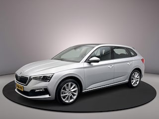 Skoda Scala Sport Business 1.0 TSI 110pk Panoramadak, Cruise control, Airco, Parkeersensoren, App connect, Bluetooth, LED koplampen, DAB, Radio