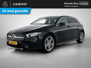 Mercedes-Benz A-klasse 250 e AMG-line PHEV | Stoelverwarming voor | Apple CarPlay | Led Koplampen | Spiegel pakket | Parkeersensoren | Inclusief 24 maanden MB Certified garantie voor Europa.