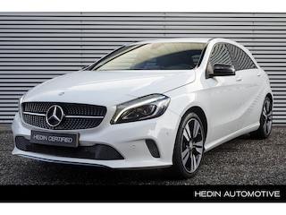 Mercedes-Benz A-klasse 200 Ambition / Nederlandse Auto / Parkeercamera / 18 inch Licht metalen velgen / Keyless Start / Navigatie / Trekhaak wegklapbaar /