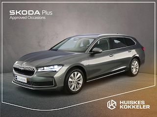 Skoda Superb Combi First Edition 1.5 TSI PHEV 204pk DSG Automaat Trekhaak, Adaptive cruise control, 360 camera, Achteruitrijcamera, Elektrische achterklep, Navigatie