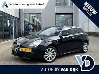 Alfa Romeo Giulietta 1.4 T Progression | NL Auto/2e Eig./Voll.Historie/Airco/17"/All Season Banden