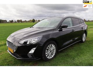 Ford Focus Wagon 1.0 EcoBoost Titanium Business|Automaat|Trekhaak|NL-auto-NAP|
