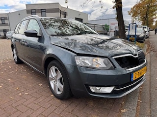 Skoda Octavia Combi 1.6 TDI Greenline Businessline 7persoons Airco/ECC,Navigatie Lichte Schade
