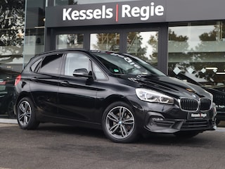 BMW 2-serie Tourer 220i Executive ACC Camera Stoelverwarming El.kofferbak LED Navi