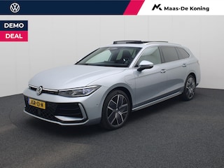 Volkswagen Passat Variant 1.5 eHybrid R-Line Edition Panoramadak · Harman & Kardon · Trekhaak · Head-up display