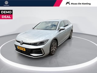 Volkswagen Passat Variant 1.5 eHybrid R-Line Edition Panoramadak · Harman & Kardon · Trekhaak · Head-up display