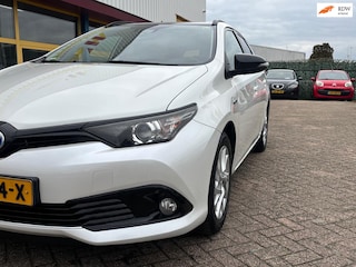 Toyota Auris Touring Sports 1.8 Hybrid Black Edition