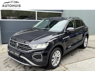 Volkswagen T-Roc 1.5 TSI 150pk DSG Life Edition Navigatie Winterpakket ACC Keyless Camera