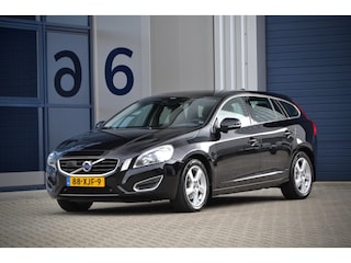 Volvo V60 1.6 T3 Summum Automaat / Leder / Adapt. Cruise / Xenon / Navi / Elektr. Stoel