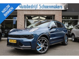 Lynk & Co 01 1.5 261PK! TREKHAAK-AFN! 6.6Kwh LADEN! 360-CAMERA PANO/SCHUIF INFINITY DAB NAVI CARPLAY CAMERA STOELVERWARMING ELEK.ACHTERKLEP 20"LMV