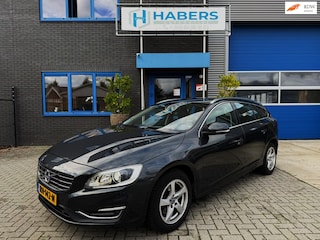 Volvo V60 2.0 D4 Nordic+190PK|Adaptive Cruise|Navigatie|Leder|Memmory|Camera|AUT|StoelVW voor/achter|StuurVW|Climate|Bluetooth|PDC