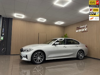 BMW 318i High Executive Edition * 1e Eig / Dealer onderhouden / LED / Digitaal cockpit / NL Auto *