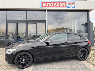 BMW 114i FULL OPTION : LEER/NAVI/PDC/S&S/MEDIA/ BTA/LMV/ - NL AUTO/KM=NAP