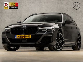 BMW 5-serie Touring 530i xDrive M Sport 245Pk Automaat (PANORAMADAK, APPLE CARPLAY, LUCHTVERING, GROOT NAVI, 360 CAMERA, MEMORY SEATS, LEDER, SFEERVERLICHTING, ADAPTIVE CRUISE, HEAD-UP DISPLAY, TREKHAAK, NIEUWSTAAT)
