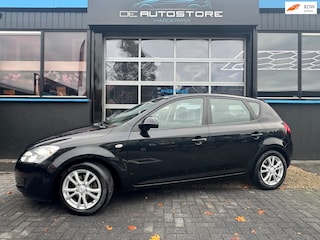 Kia Ceed Cee'd 1.4 Fifteen Airco Lm Velgen Zeer Nette Auto Dealer onderhouden!!!
