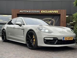 Porsche Panamera Sport Turismo 4.0 Turbo S E-Hybrid Keramisch Panoramadak Sportdesign Sportchrono Vossen 22”LM Krijt Grijs 680 PK!