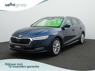 Skoda Octavia Combi 1.5 e-TSI 150 pk DSG Business Edition Plus | Trekhaak | Stoelverwarming | Navigatie | Parkeersensoren voor/achter |