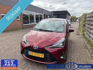 Toyota Yaris 1.5 Hybrid Executive Navigatie LM velgen