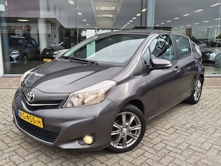 Toyota Yaris 1.3 VVT-i Dynamic | Trekhaak | Navi | Stoelverwarming Bestuurder