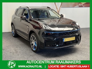 Lynk & Co 01 1.5 100 STUKS OP VOORRAAD ! VOL OPTIES ! 360 CAMERA ADAPTIVE CRUISE CONTROL PANORAMA SCHUIF/KANTELDAK APPLE CARPLAY/ANDROID RIJSTROOKSENSOREN ZEER MOOI !! Brgl