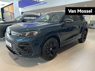 Volkswagen Tiguan 1.5 eHybrid R-Line Edition 204 pk | Black Pakket | Panorama dak | Stoelverwarming/stuur | Trekhaak | Design Pakket | 360 camera | 19 Inch Velgen zwart