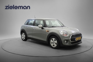 Mini Cooper 1.5D Business One - Navi