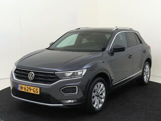 Volkswagen T-Roc 1.5 TSI Sport | Achteruitrijcamera | Digital cockpit Pro | Navigatie | CarPlay | LED verlichting | Adaptieve cruise control | Parkeersensoren |