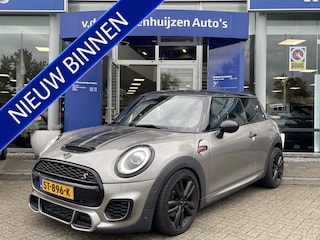 Mini Mini 2.0 | JCW | Achteruitrijcamera | Stoelverwarming | Info: 0492588974 |