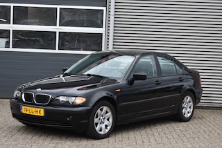 BMW 318I /AUTOMAAT / AIRCO / TREKHAAL
