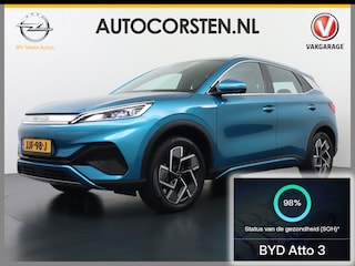 BYD Atto 3 60kWh Design SOH 98% Panoramadak Leder+Elektr.Verst. Warmtepomp Adaptieve Cruise 360°Camera Apple Carplay Android Auto Elektr.Achterklep Design Verkeersbord detectie WiFi DAB Led Rijstrooksensor Keyless Smartphone Entry Fabrieksgarantie tot 12-12-2028/150.000km Garantie op de LFP Accu tot 12-12-2030/200.000km €44.000,- Nieuw!