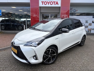 Toyota Yaris 1.5 Hybrid Bi-Tone Plus | Panoramadak | Cruise control | Climate