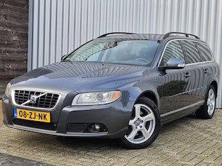 Volvo V70 2.4 D5 Summum /Automaat/Stoelverwarming/Leer/Xenon!