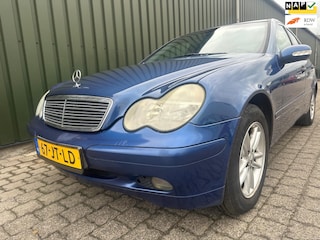 Mercedes-Benz C-klasse 180 K. Elegance met Nieuwe APK