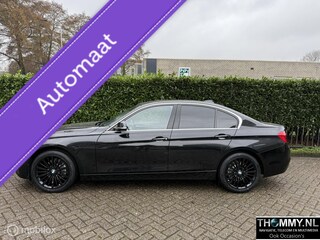 BMW 318i Luxury Edition 2019