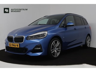 BMW 2-serie Tourer 220i 7p. High Executive Launch Edition (PANORAMADAK, CAMERA, HEAD-UP, AUTOMAAT, STOELVERWARMING)