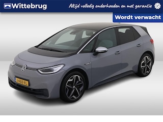 Volkswagen ID.3 First Plus 58 kWh Navigatie / Camera / Stoelverwarming / Keyless / 19"LM Velgen / Parkeersensoren