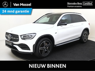 Mercedes-Benz GLC 300e 4MATIC Panoramadak / Nightpakket / Elektr. Trekhaak / Parkeercamera / Stoelverwarming / Treeplanken